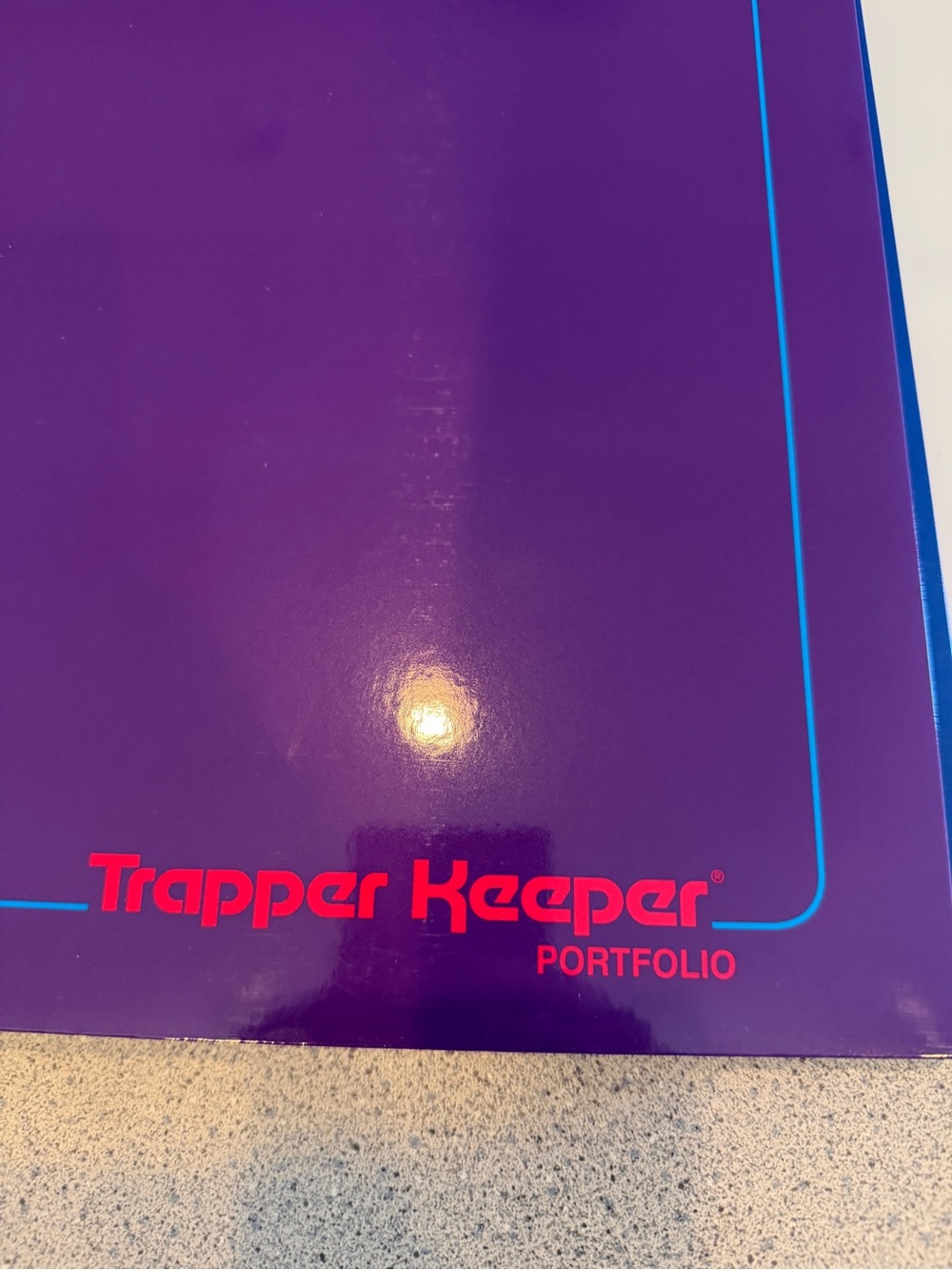 New The Original Trapper Keeper 1" Three Ring Binder + 2 Folders Rainbow Hearts - Picture 5 of 5